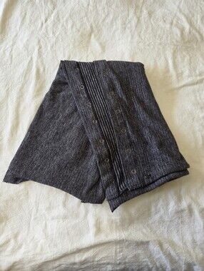 Lululemon Scarf Wrap Vinyasa Gray Black Striped Cozy Outdoors Snaps Versatile